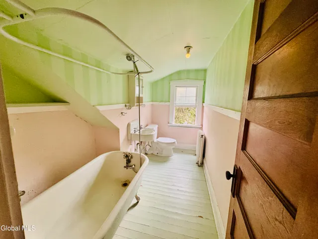 $439,000 | 989 Balltown Road, Niskayuna, NY 12309