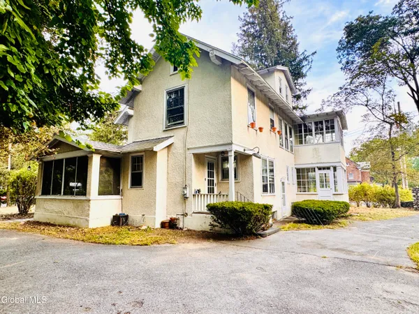 $409,000 | 989 Balltown Road, Niskayuna, NY 12309