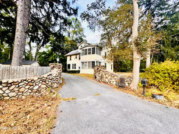 $409,000 | 989 Balltown Road, Niskayuna, NY 12309