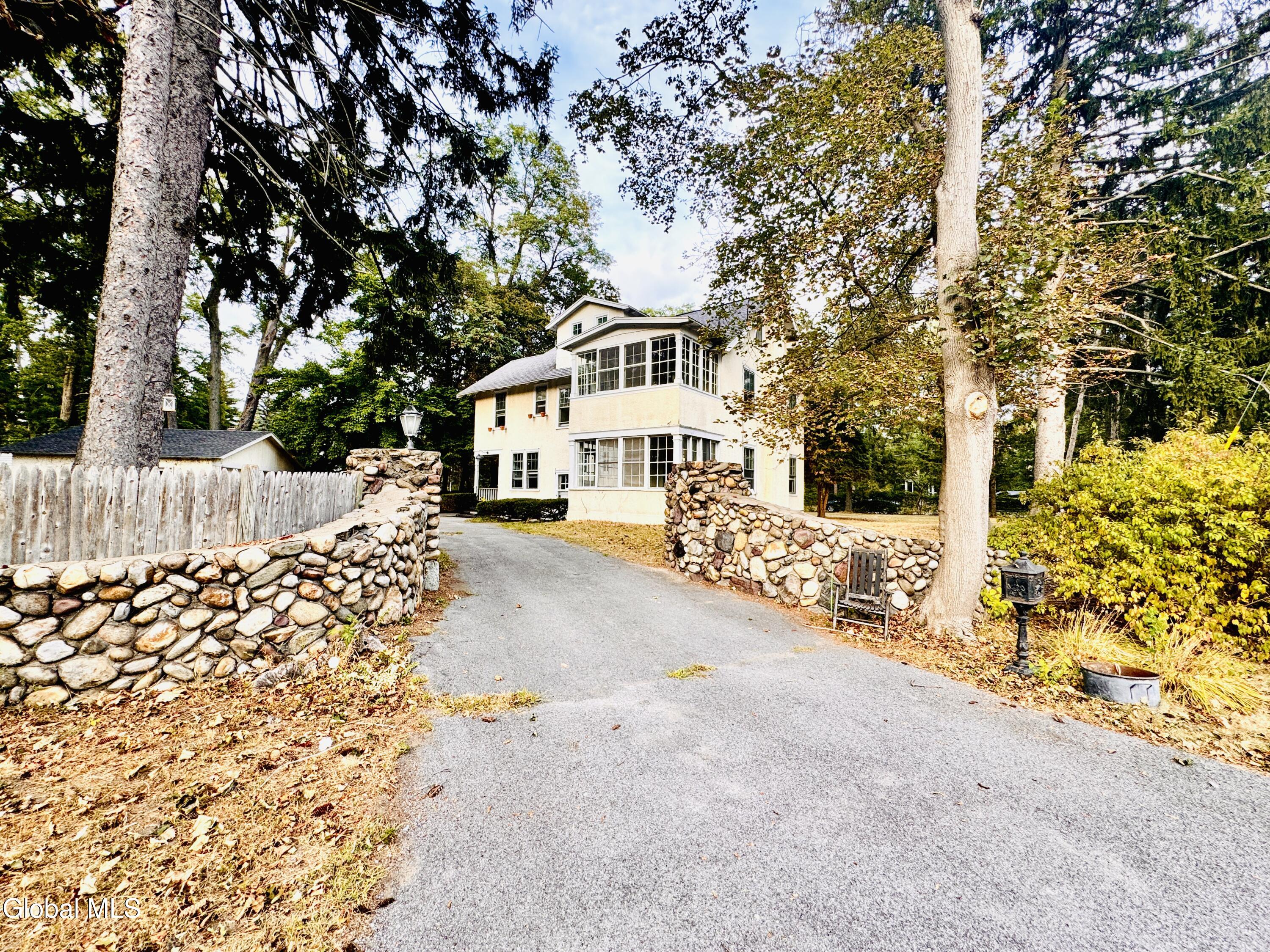 989 Balltown Road Niskayuna, NY 12309 - Photo 7 of 37 IMG_9617