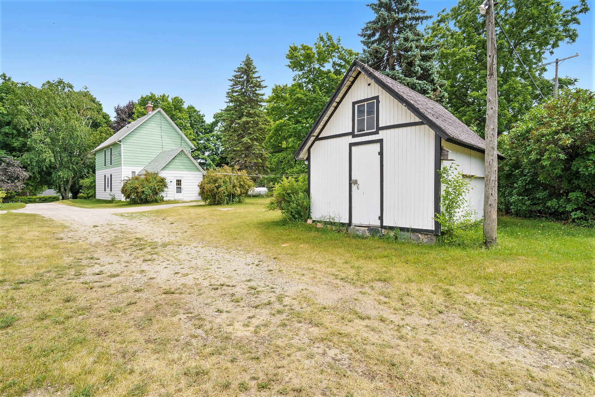 18293 Mission Road Traverse City, MI 49686 - Photo 32 of 52 1902282-32.JPG