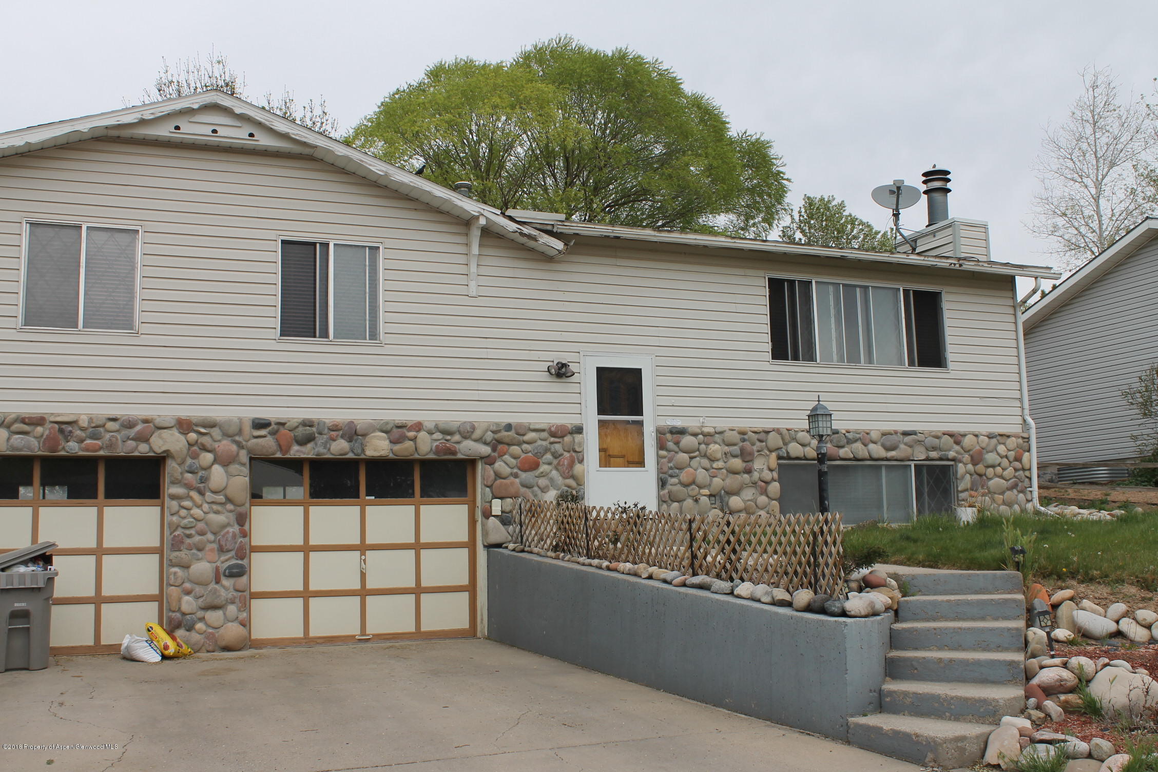 1309 Arabian Avenue Rifle, CO 81650 - Photo 3 of 19 IMG_9514
