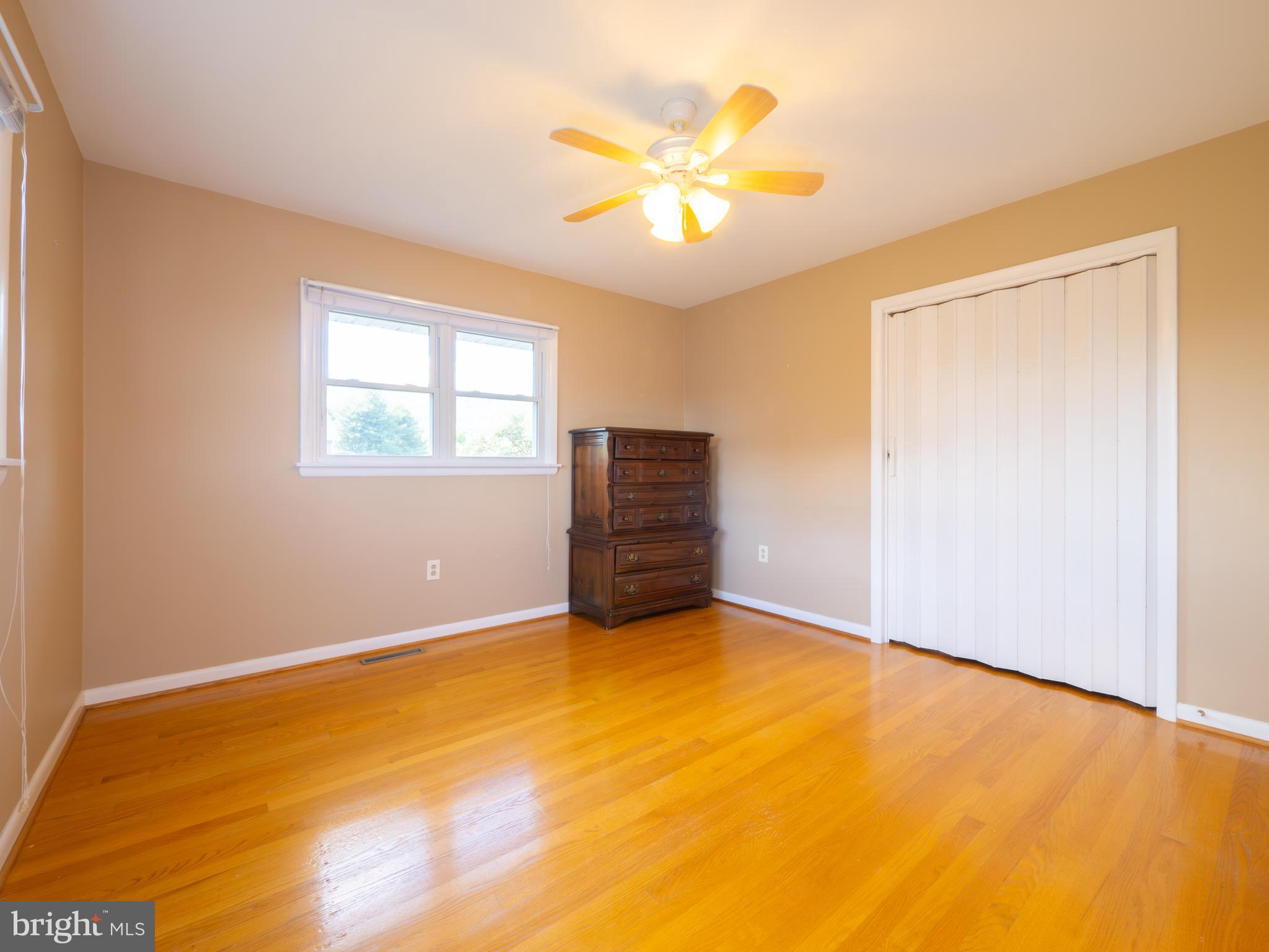 2521 Mt Hebron Road Strasburg, VA 22657 - Photo 42 of 59 First floor bedroom 3.