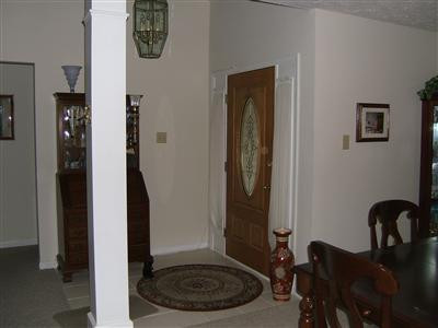852 Eastmont Road Lexington, KY 40509 - Photo 3 of 19 Foyer