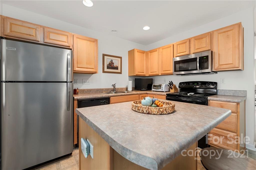 151 Limerick Road, Unit E Mooresville, NC 28115 - Photo 8 of 21 Gallery Image 8