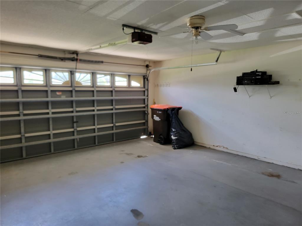 10269 Southwest 63rd Avenue Ocala, FL 34476 - Photo 45 of 48 a view of a car garage