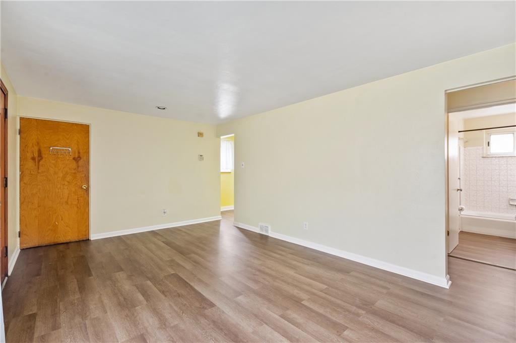 490 Ridgemont Drive Pittsburgh, PA 15220 - Photo 4 of 25 Gallery Image 4