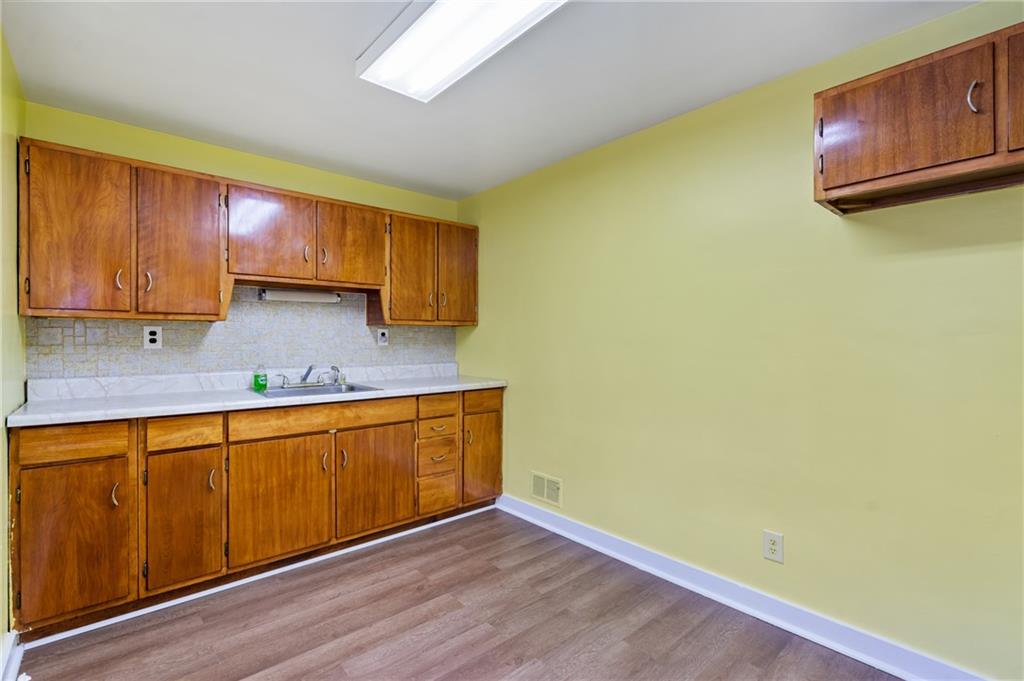490 Ridgemont Drive Pittsburgh, PA 15220 - Photo 5 of 25 Gallery Image 5