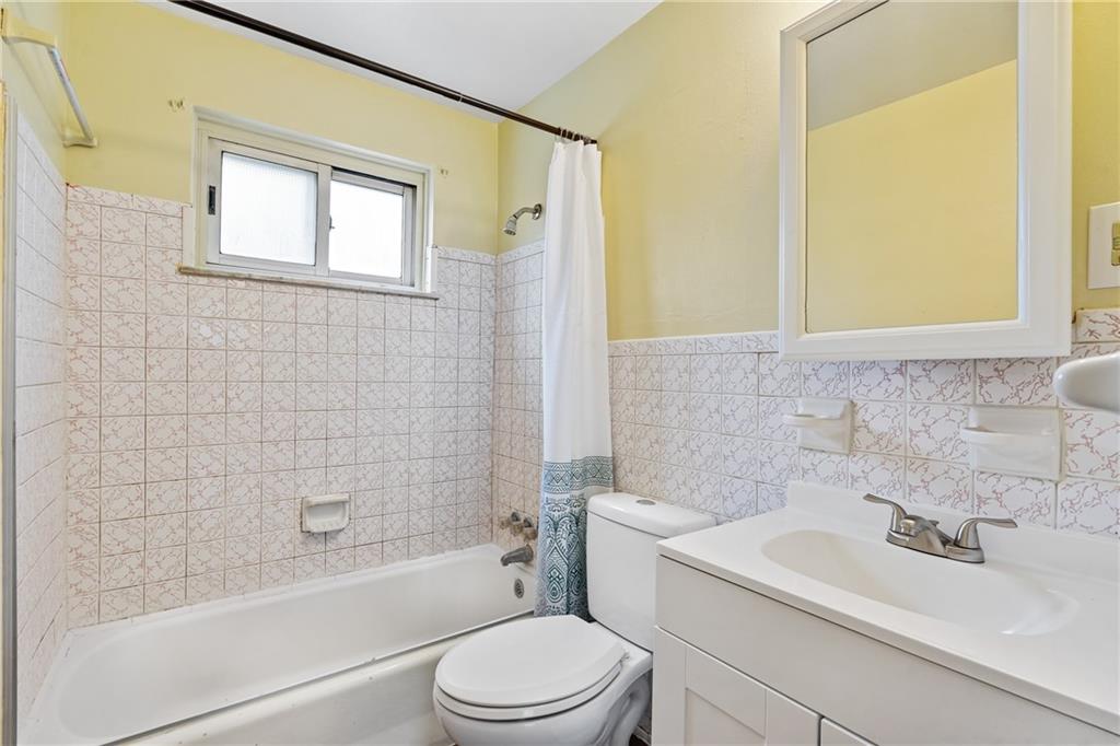 490 Ridgemont Drive Pittsburgh, PA 15220 - Photo 6 of 25 Main floor bath