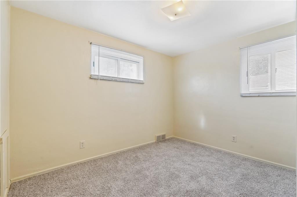 490 Ridgemont Drive Pittsburgh, PA 15220 - Photo 9 of 25 Gallery Image 9