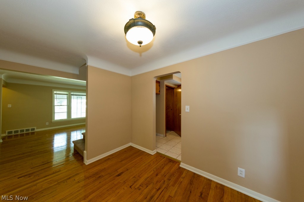 505 Greenvale Road South Euclid, OH 44121 - Photo 5 of 25