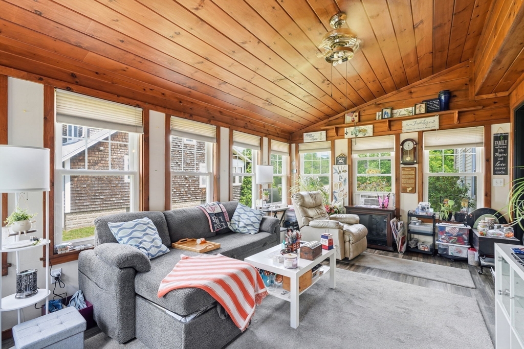 585 County Street Taunton, MA 02780 - Photo 5 of 41