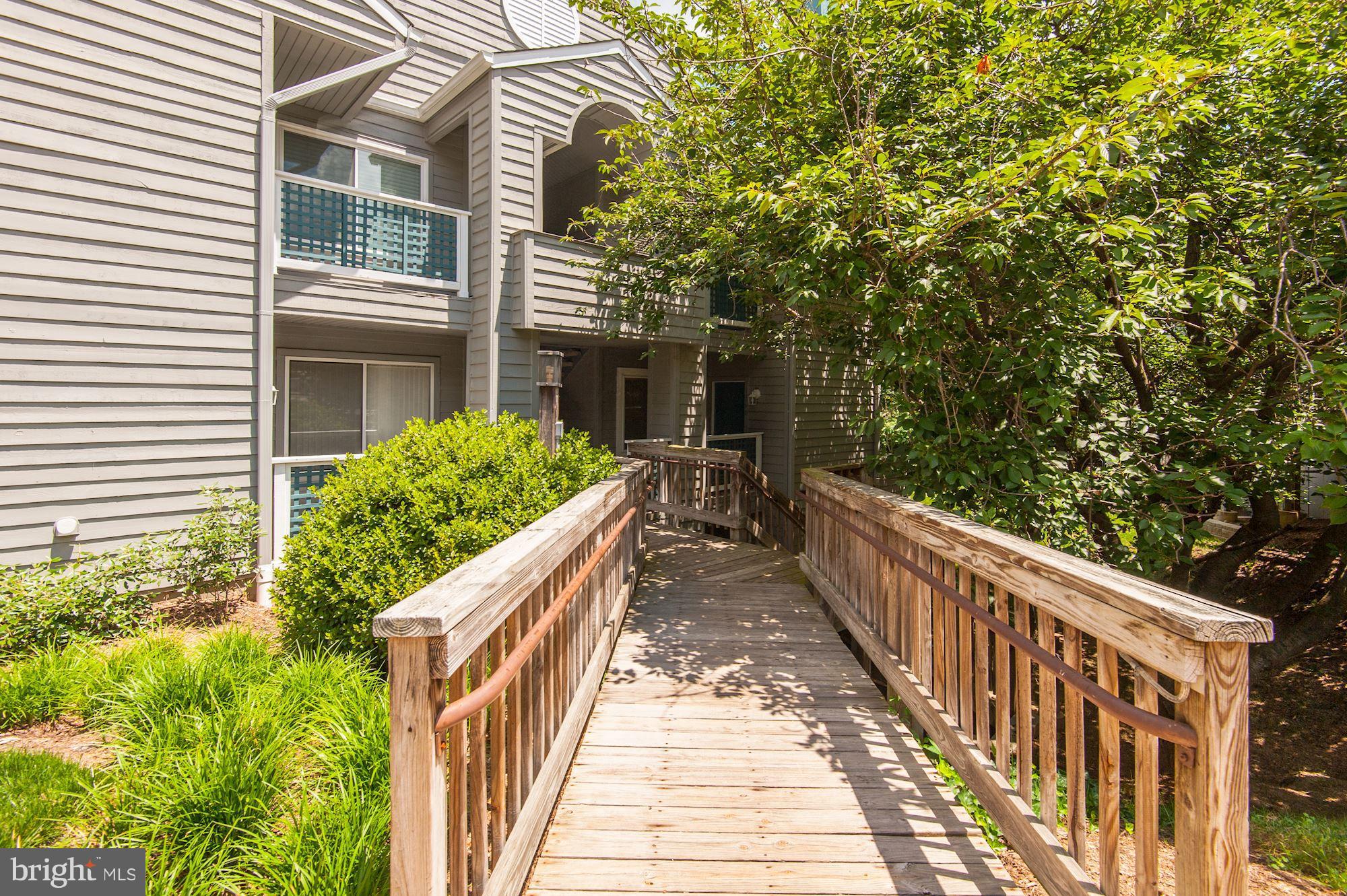 11719 Summerchase Circle, Unit 1719E Reston, VA 20194 - Photo 3 of 17 Exterior (Front)
