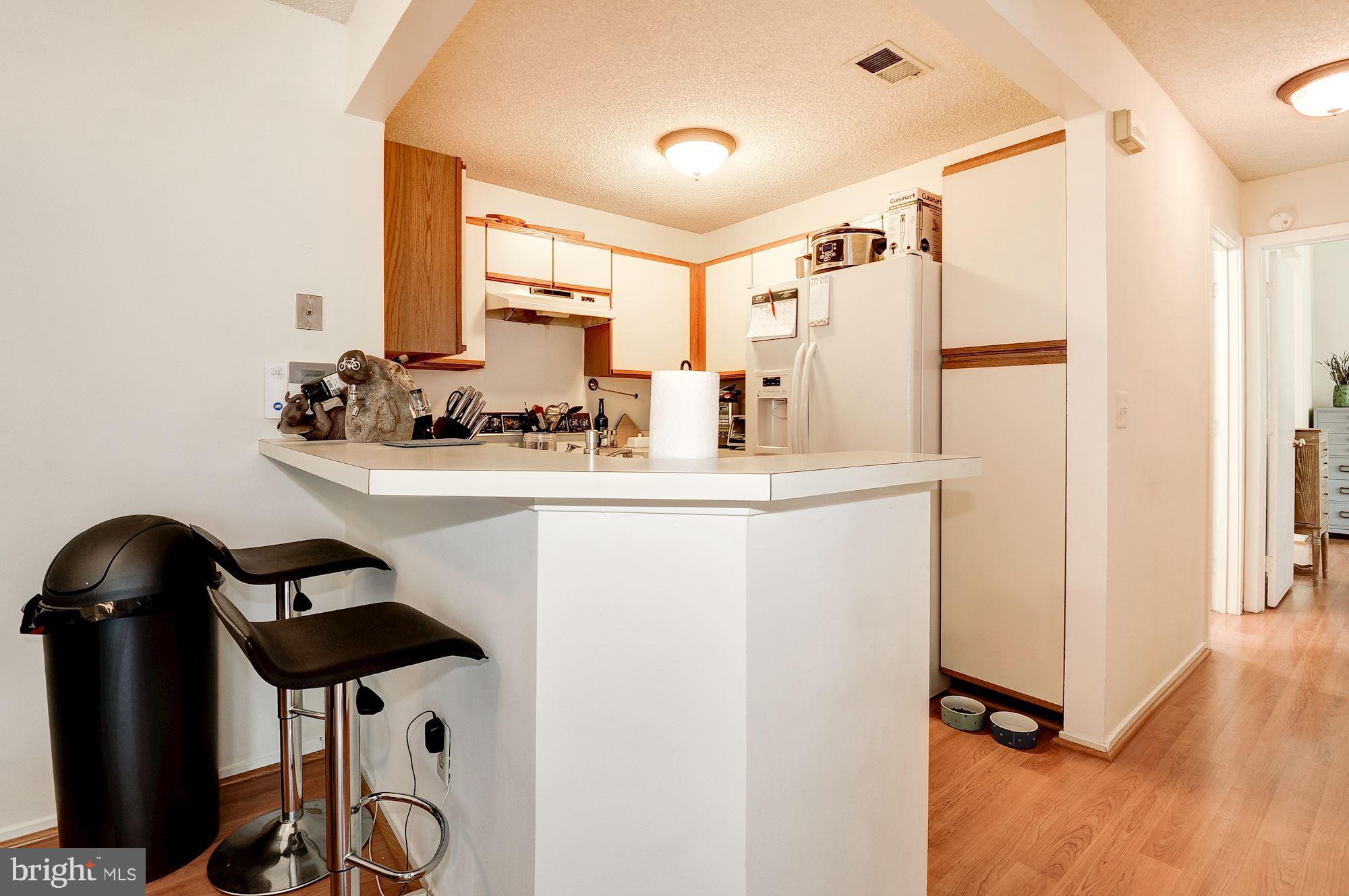 11719 Summerchase Circle, Unit 1719E Reston, VA 20194 - Photo 10 of 17 Kitchen