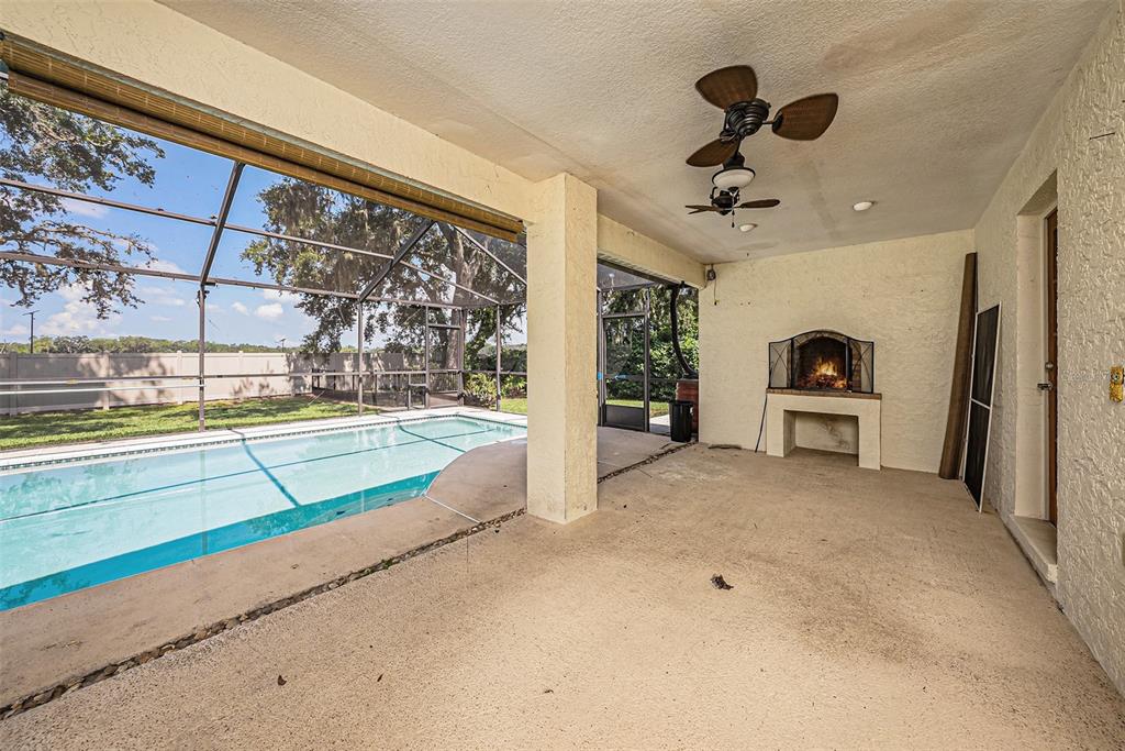 3018 Colonial Ridge Drive Brandon, FL 33511 - Photo 30 of 36 a view of a indoor garage