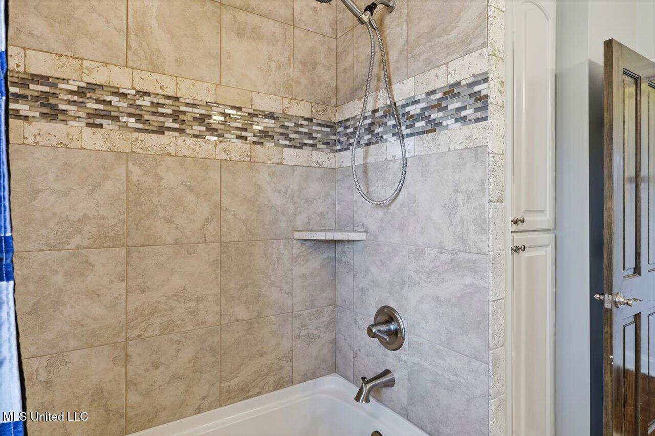 151 Amethyst Drive Brandon, MS 39047 - Photo 30 of 33 28-151 Amethyst Dr _ Home Tours MS