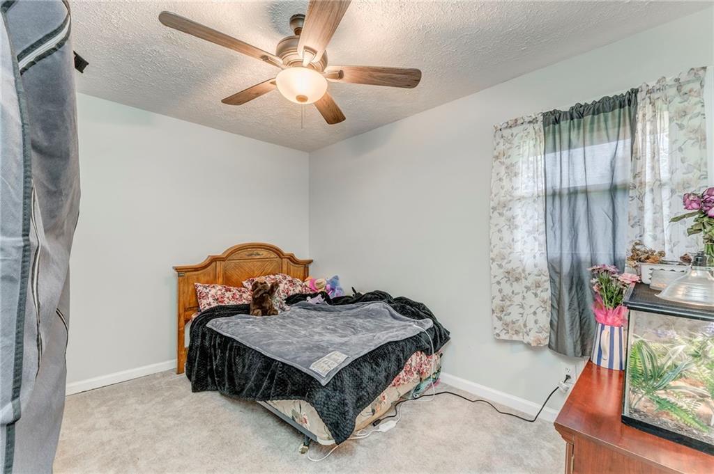 2020 Old Cedartown Road Cedartown, GA 30125 - Photo 18 of 33 a living room with furniture
