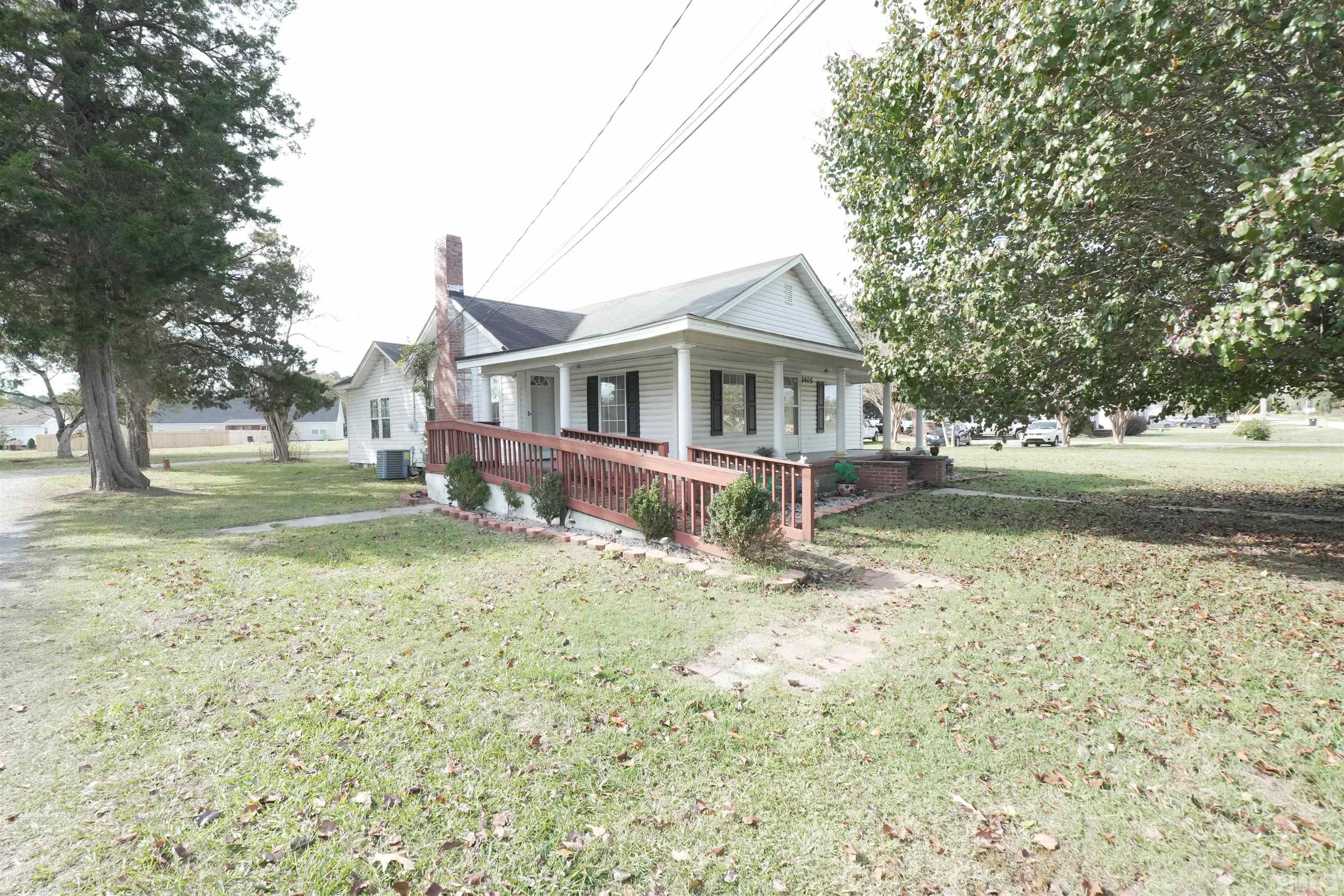 2405 Erwin Road Dunn, NC 28334 - Photo 4 of 16 Gallery Image 4