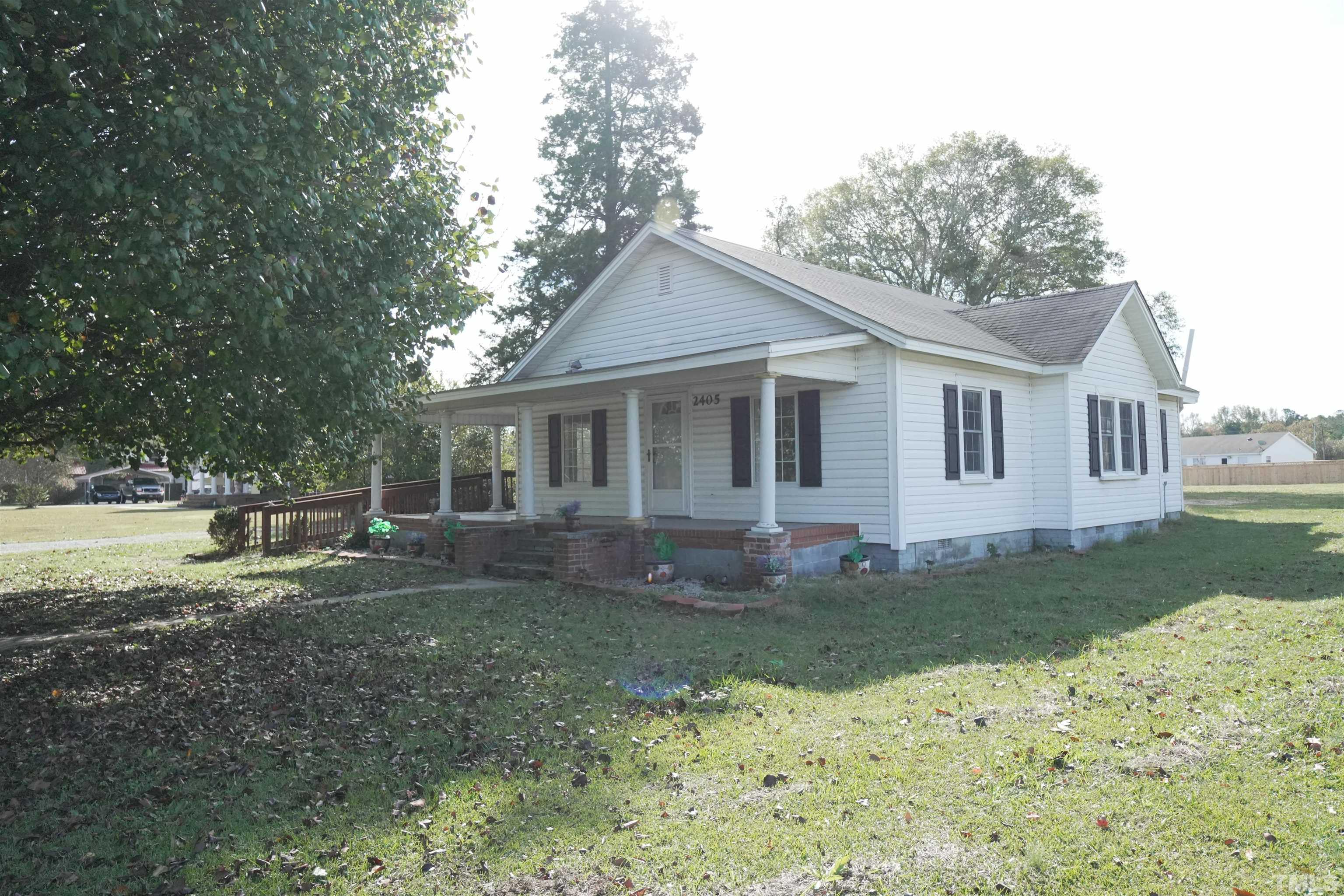 2405 Erwin Road Dunn, NC 28334 - Photo 5 of 16 Gallery Image 5