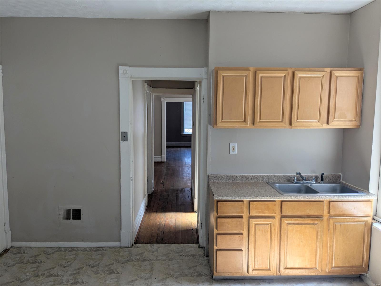 4637 Oregon Avenue St. Louis, MO 63111 - Photo 12 of 33