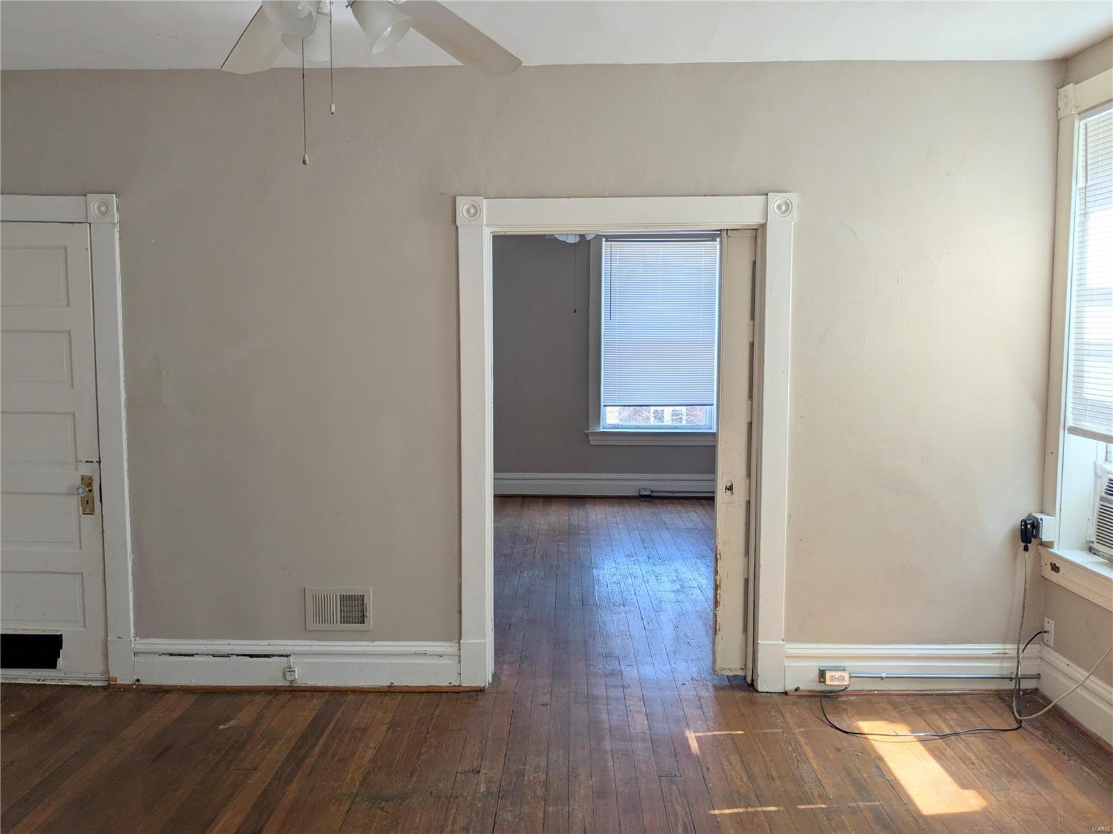 4637 Oregon Avenue St. Louis, MO 63111 - Photo 4 of 33