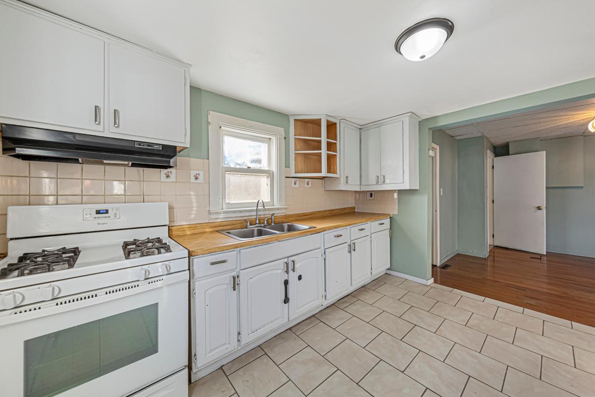 307 4th Street West Winthrop, MN 55396 - Photo 14 of 29