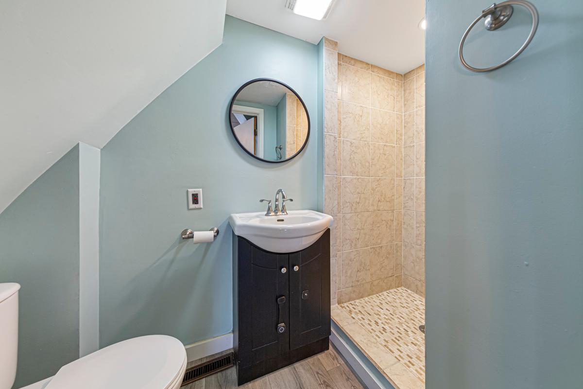 307 4th Street West Winthrop, MN 55396 - Photo 17 of 29