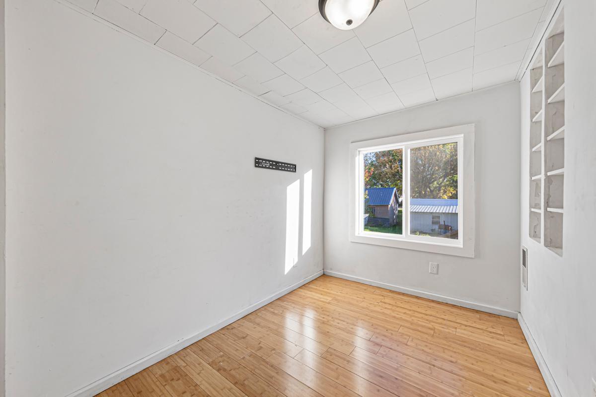 307 4th Street West Winthrop, MN 55396 - Photo 18 of 29