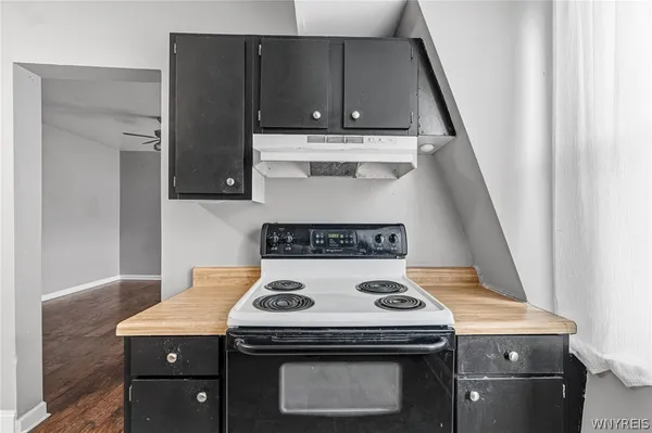 $1,250 | 2111 Seneca Street, Unit 3, Buffalo, NY 14210
