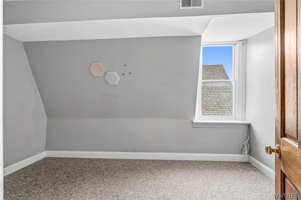$1,250 | 2111 Seneca Street, Unit 3, Buffalo, NY 14210
