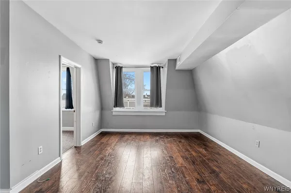 $1,250 | 2111 Seneca Street, Unit 3, Buffalo, NY 14210