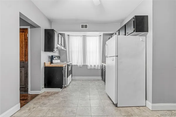 $1,250 | 2111 Seneca Street, Unit 3, Buffalo, NY 14210