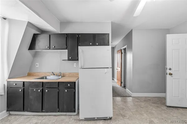 $1,250 | 2111 Seneca Street, Unit 3, Buffalo, NY 14210