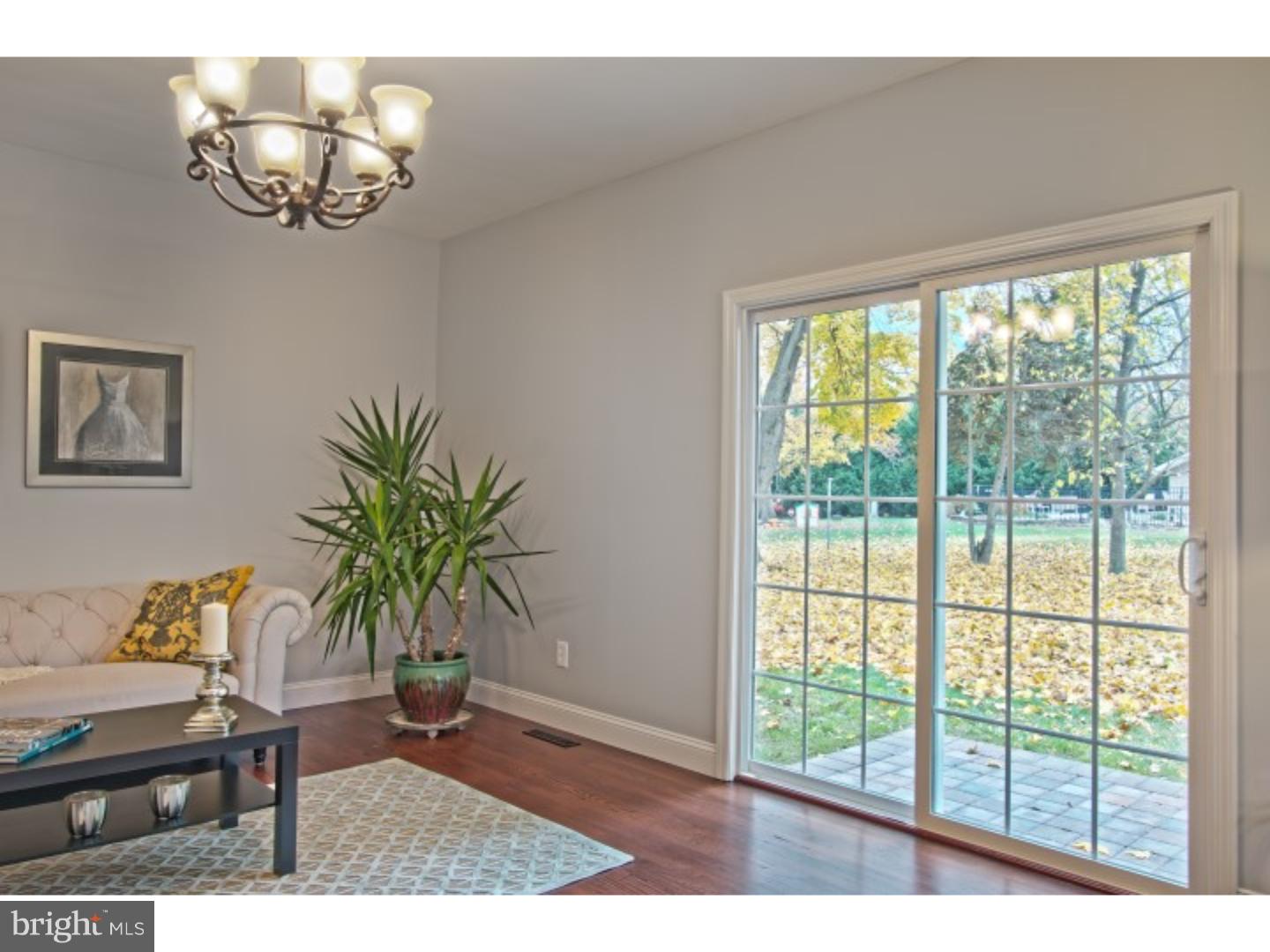 29 Edgewood Road Robbinsville, NJ 08691 - Photo 3 of 24
