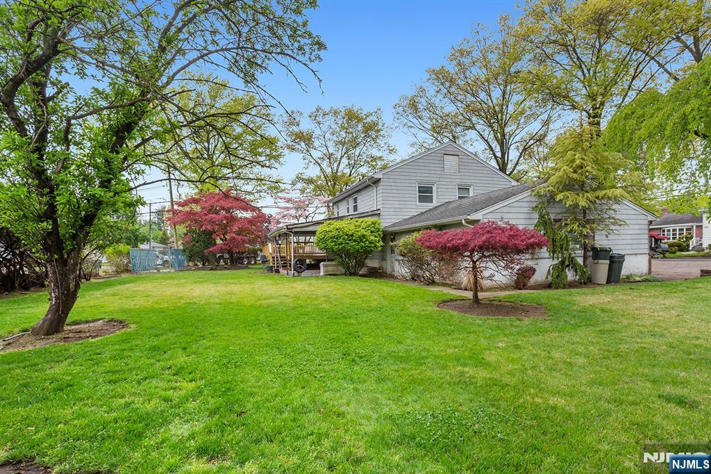 339 Beechwood Road Oradell, NJ 07649 - Photo 2 of 27
