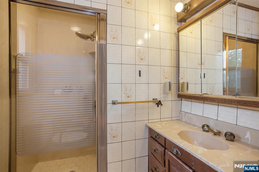 339 Beechwood Road Oradell, NJ 07649 - Photo 21 of 27