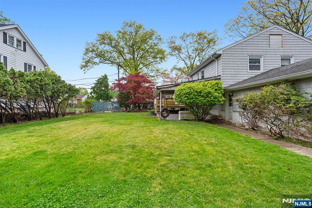 339 Beechwood Road Oradell, NJ 07649 - Photo 3 of 27