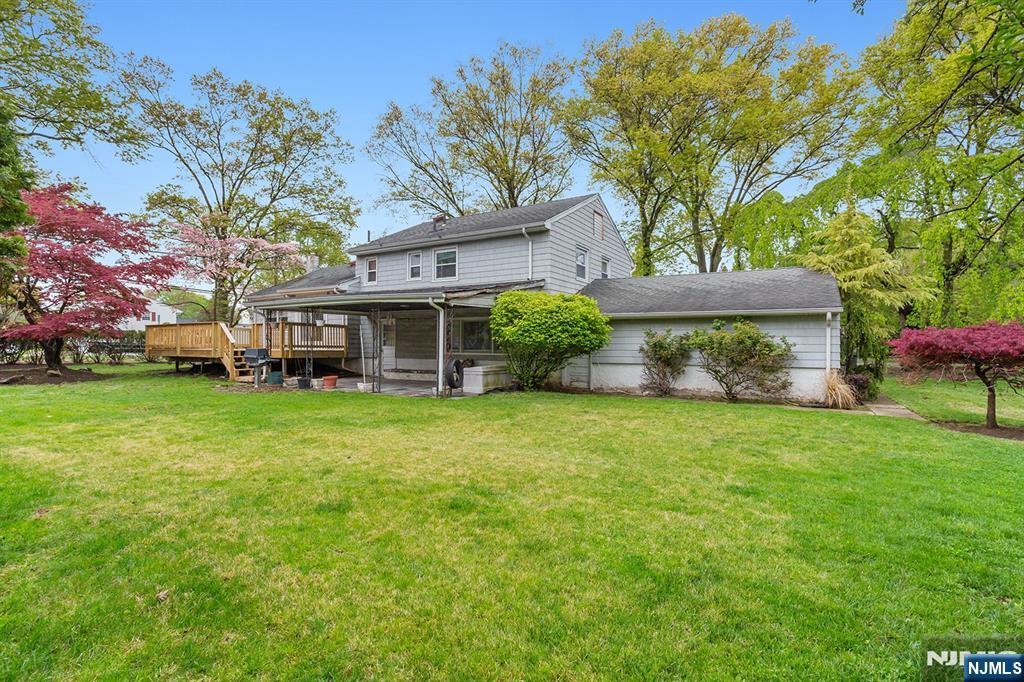 339 Beechwood Road Oradell, NJ 07649 - Photo 4 of 27