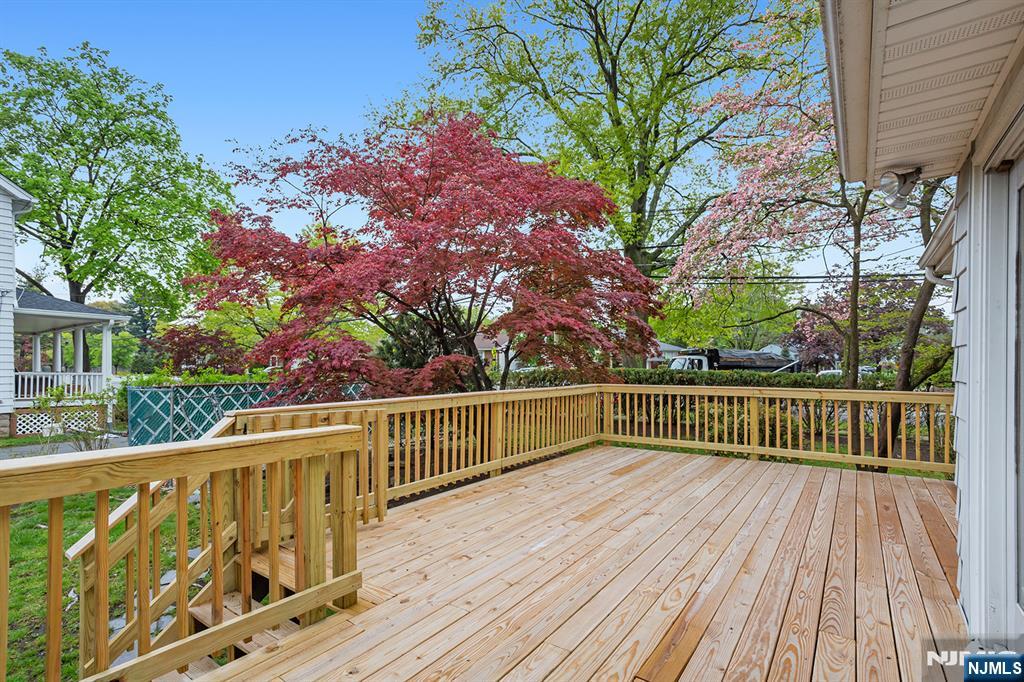 339 Beechwood Road Oradell, NJ 07649 - Photo 7 of 27
