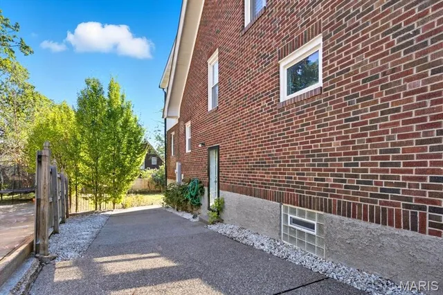 $880,000 | 7396 Bedford Avenue, St. Louis, MO 63130