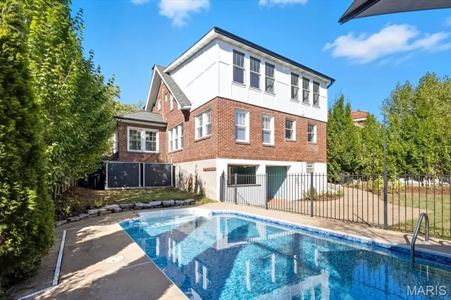 $880,000 | 7396 Bedford Avenue, St. Louis, MO 63130