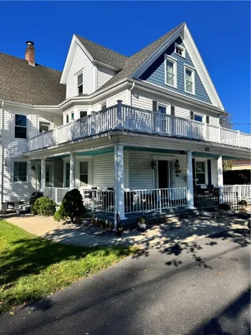 $3,000 | 51 Beach Street, Unit 1, Westerly, RI 02891