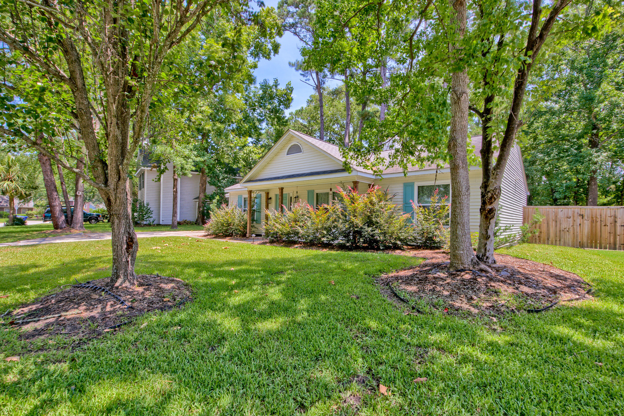 528 Castle Hall Road Mount Pleasant, SC 29464 - Photo 26 of 49 _DSC9609-HDR(5)