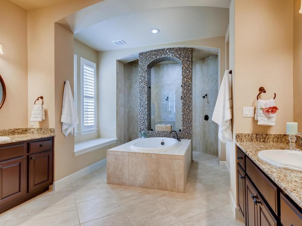 215 Reveille Road Austin, TX 78746 - Photo 18 of 40