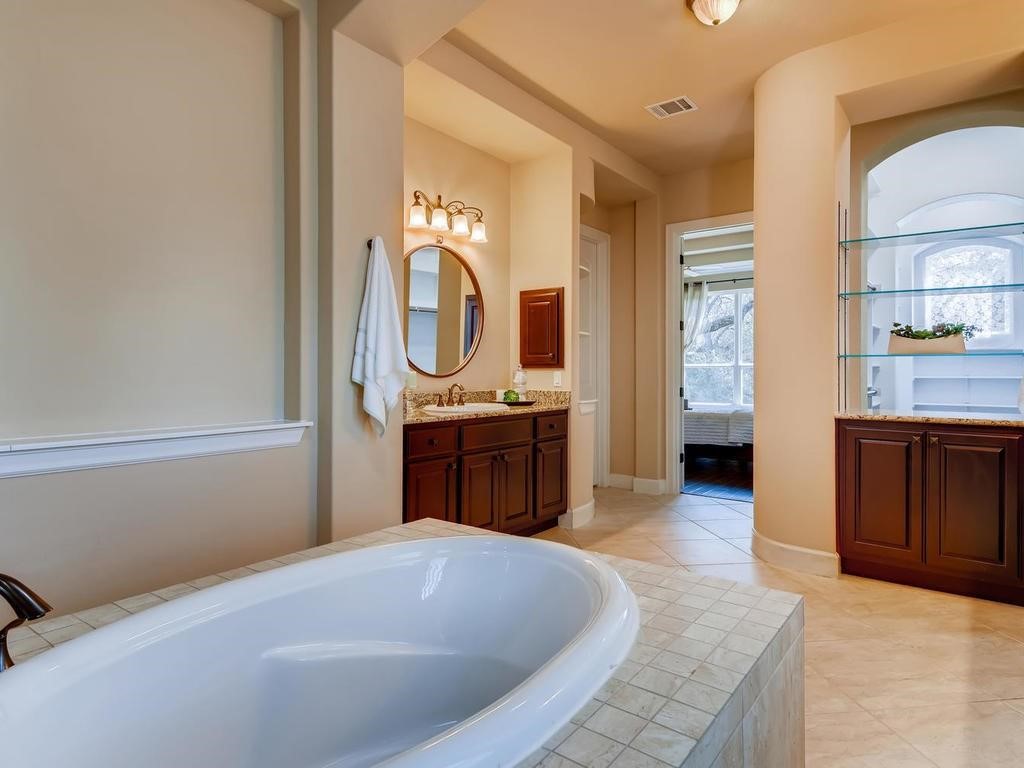 215 Reveille Road Austin, TX 78746 - Photo 20 of 40