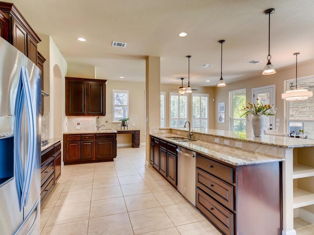 215 Reveille Road Austin, TX 78746 - Photo 8 of 40