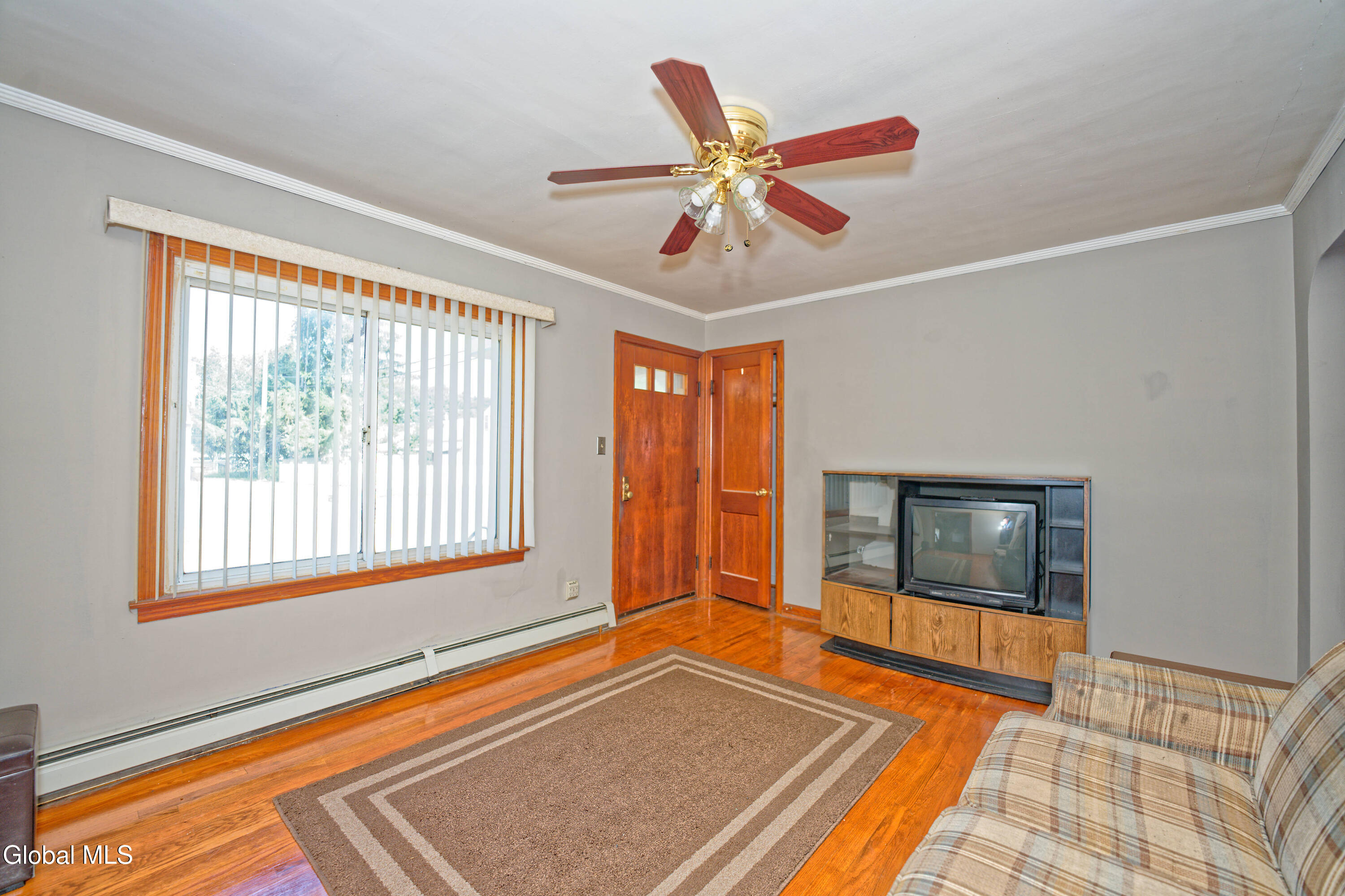 1821 Cassella Road Rotterdam, NY 12303 - Photo 17 of 33 4 Livingroom 1