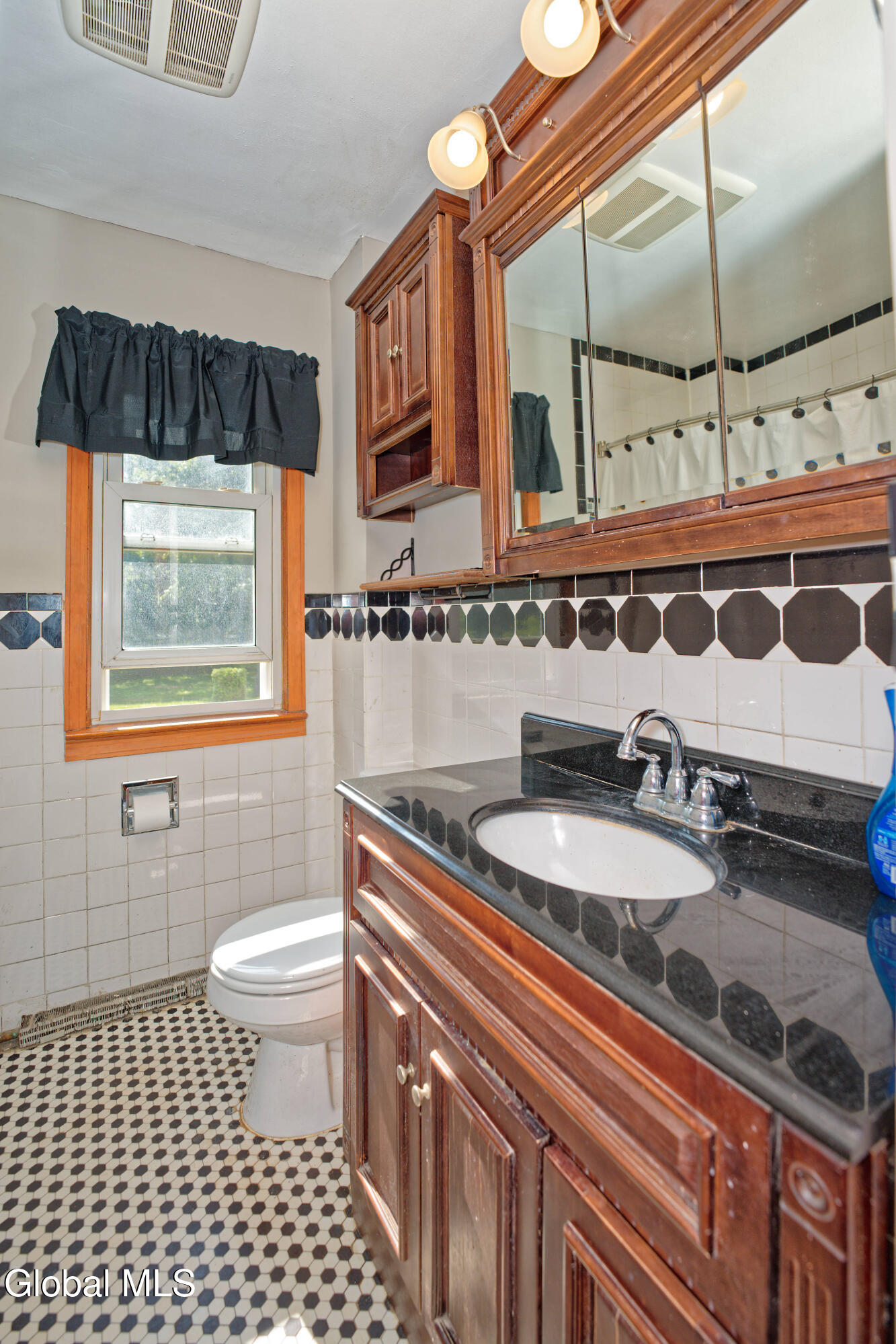 1821 Cassella Road Rotterdam, NY 12303 - Photo 28 of 33 6 Bathroom 1