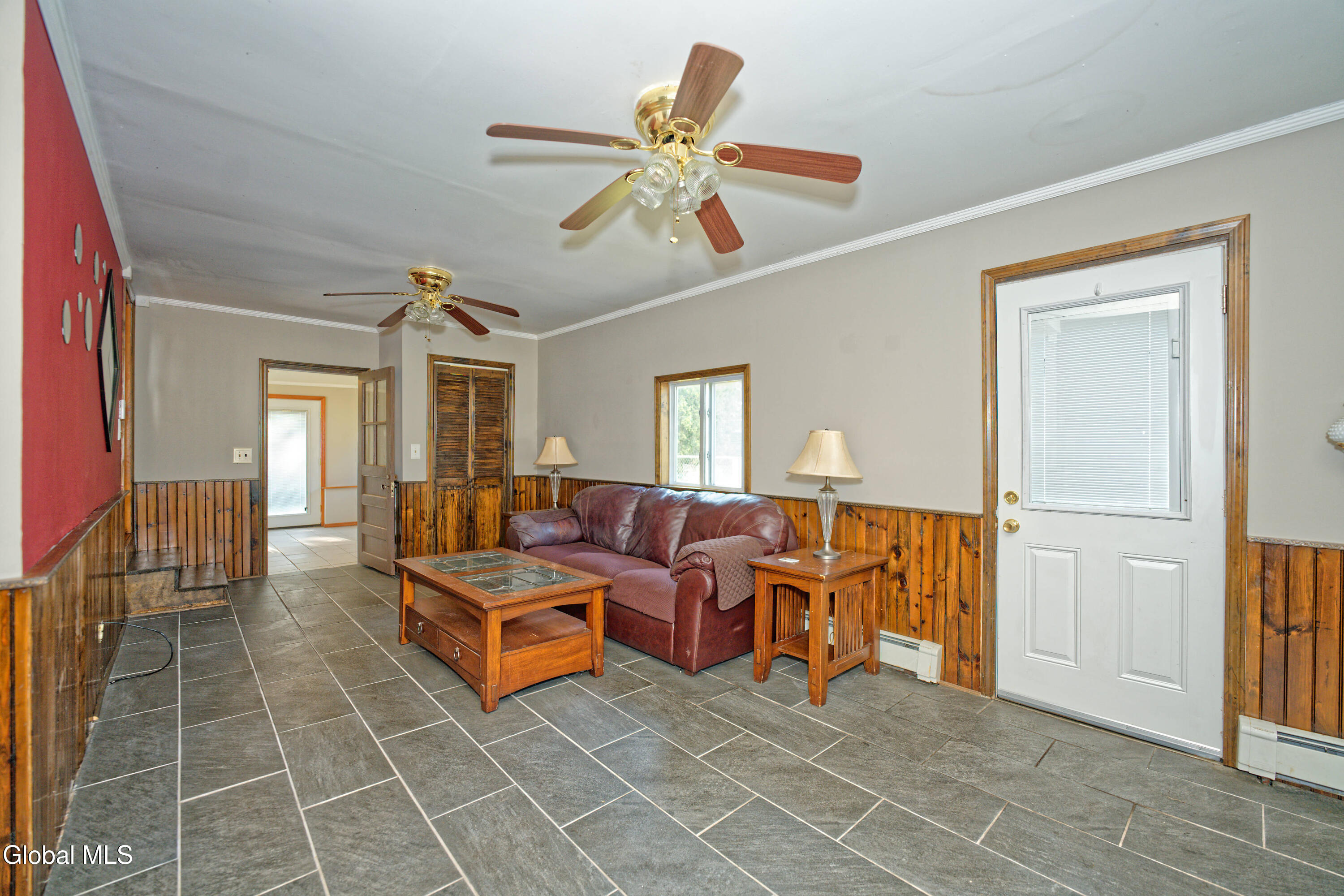 1821 Cassella Road Rotterdam, NY 12303 - Photo 7 of 33 1 Familyroom 3