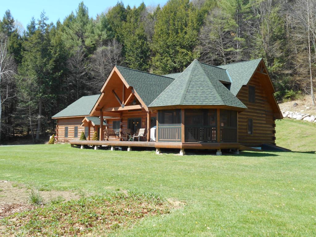 2528 Connecticut River Road Springfield, VT 05156 - Photo 4 of 33